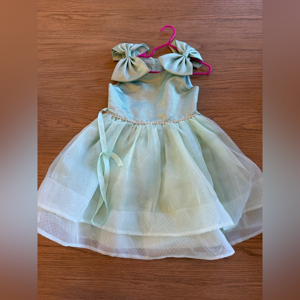 Rare Editions Mint Green Organza Bow-Shoulder Formal Dress